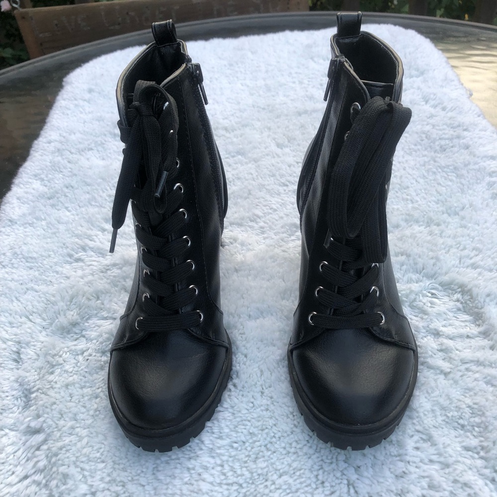 Brash women’s Samdrene Lace up Boots Black
